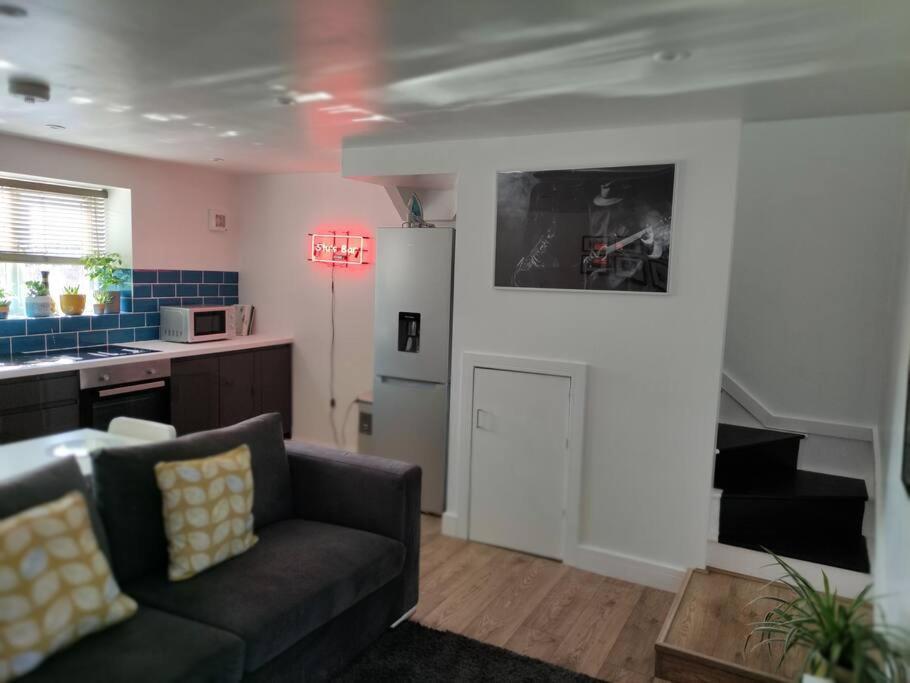 The Old Bar In Wiltshire - 1 Bedroom Guesthouse Chippenham  Luaran gambar
