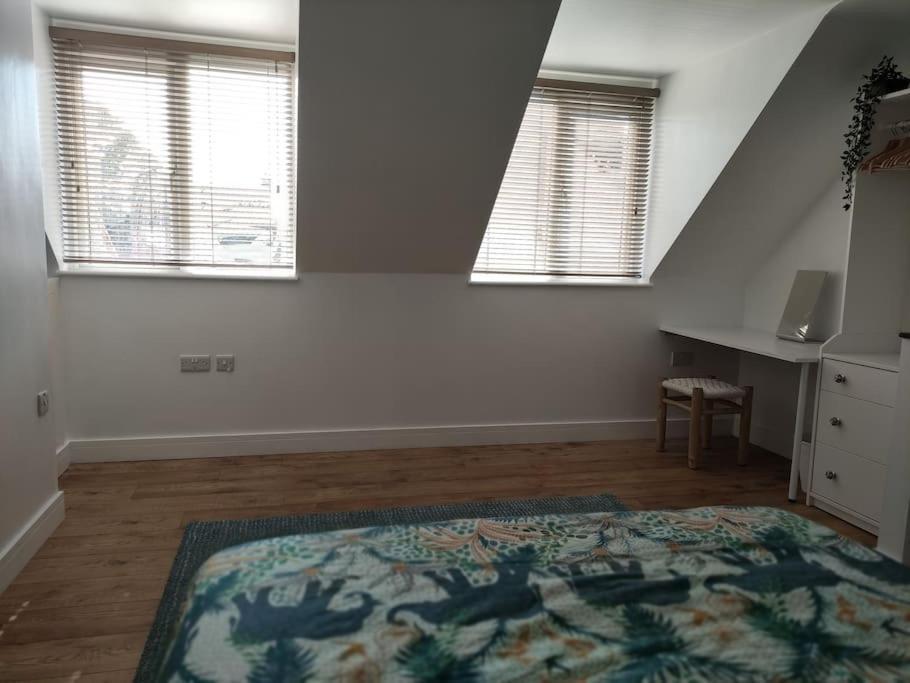 The Old Bar In Wiltshire - 1 Bedroom Guesthouse Chippenham  Luaran gambar